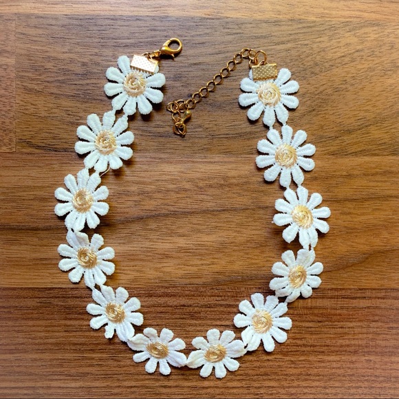 Jewelry - Daisy choker